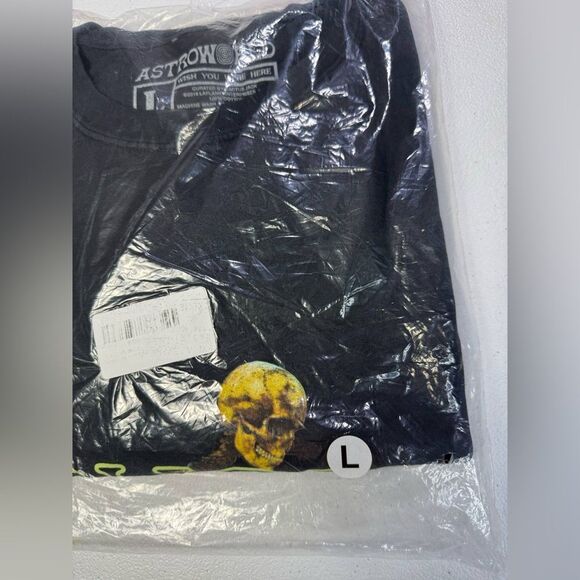 New Travis Scott
ASTROWORLD “Enjoy The Ride” Long Sleeve T Shirt Sz L - Picture 6 of 7